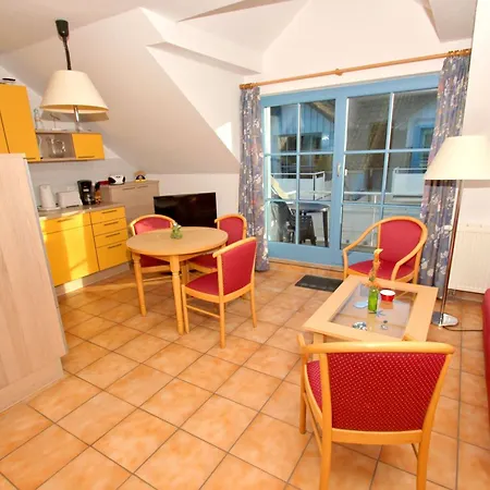 Dicht Am Beruehmten Kap, Schoener Sandstrand - Ferienresidenz Kap Arkona 07 * Putgarten